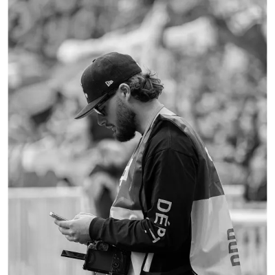 photo erwan-photoaidcom-greyscale